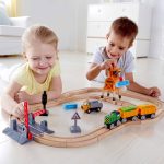 Jucarie din lemn - Set tren de marfa cu macara (34 piese) - imagine 3